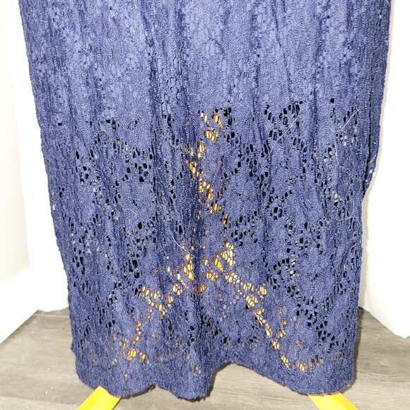 Navy Lace Dress - Picture 5 of 8